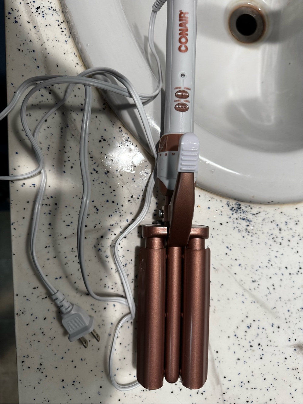 Conair Rose Gold Triple Barrel Waver - White & Rose Gold